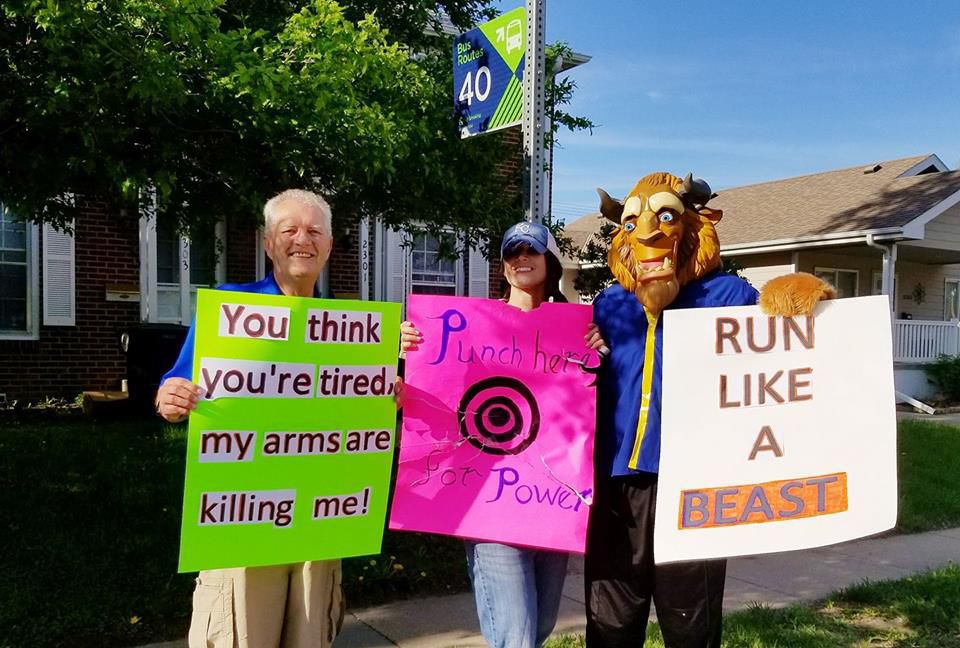 Cheering on the runners